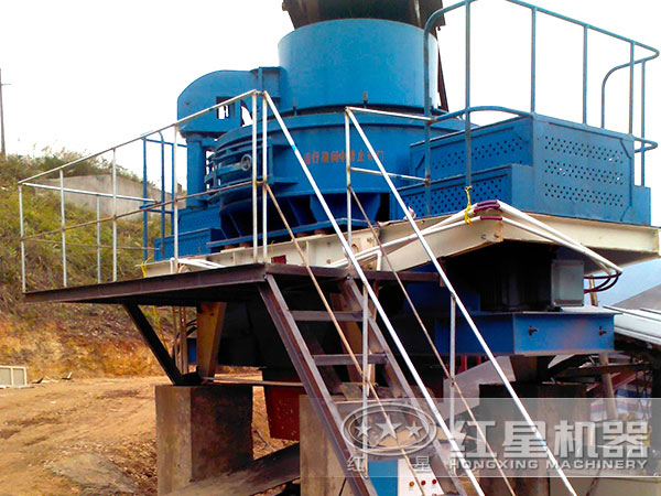 河卵石制砂機的制砂生產現場 河卵石制砂機的制砂生產現場