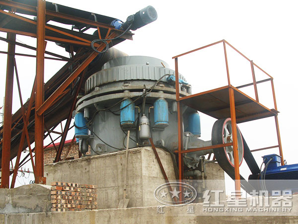 圓錐破碎機生產現(xiàn)場