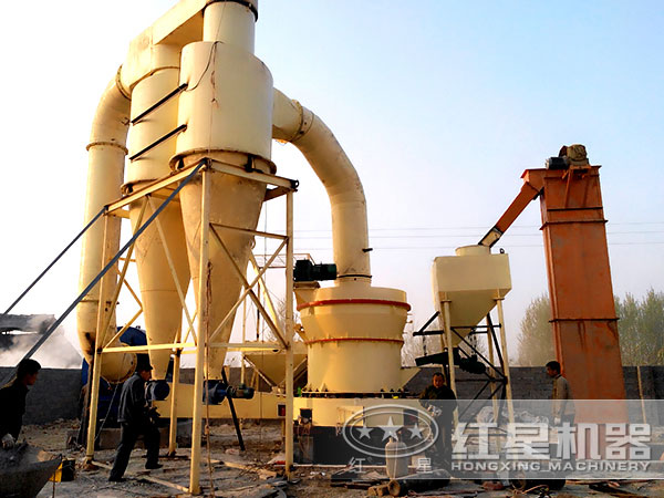 高嶺土雷蒙磨粉機磨粉客戶現(xiàn)場 高嶺土雷蒙磨粉機磨粉客戶現(xiàn)場