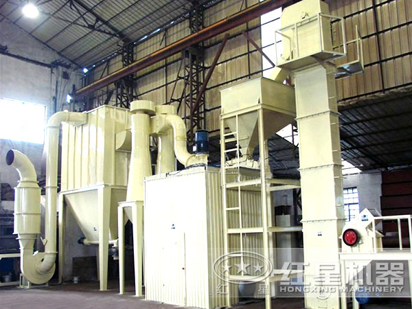 超細磨粉機生產(chǎn)現(xiàn)場 超細磨粉機生產(chǎn)現(xiàn)場