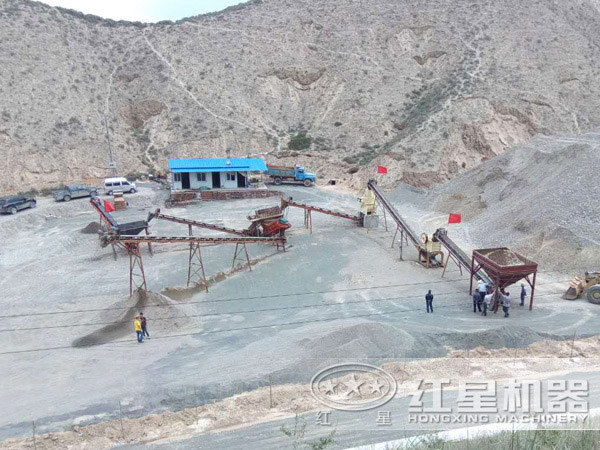 砂石料生產(chǎn)現(xiàn)場 砂石料生產(chǎn)現(xiàn)場