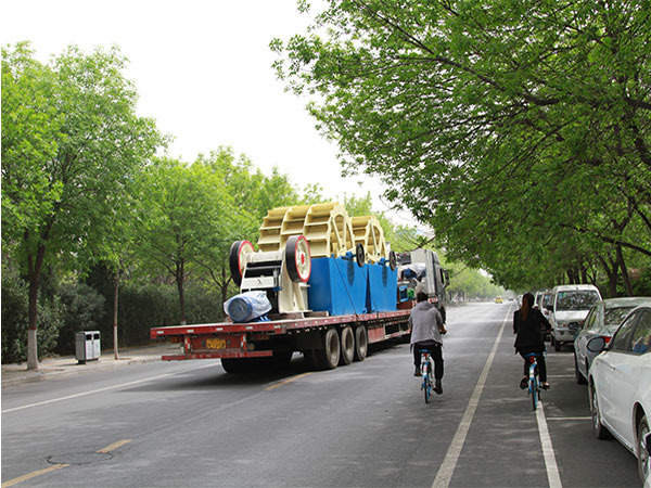 貨車漸行漸遠(yuǎn) 貨車漸行漸遠(yuǎn)