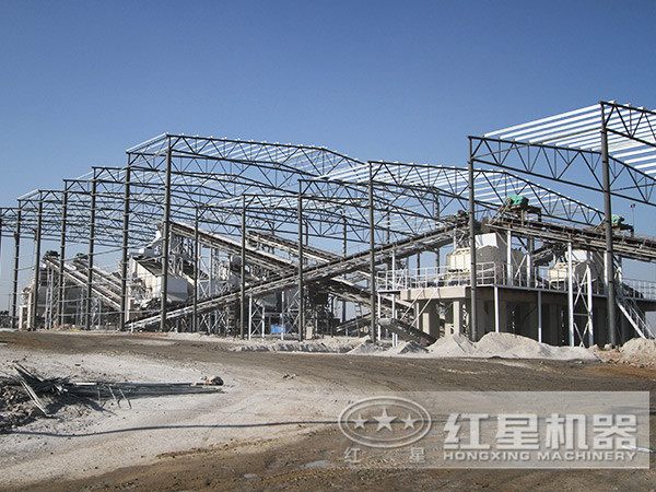 大型機(jī)制砂現(xiàn)場 大型機(jī)制砂現(xiàn)場