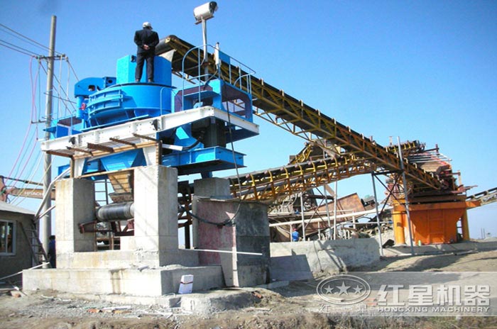 青石打沙機工作現(xiàn)場 青石打沙機工作現(xiàn)場