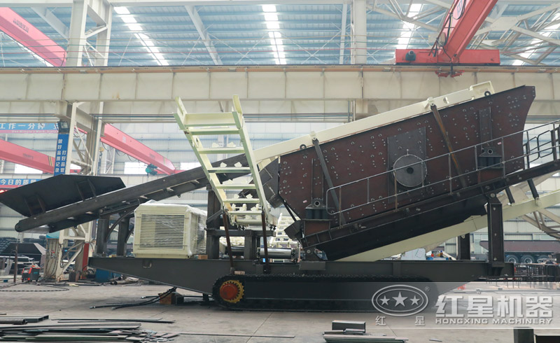 履帶式移動制砂機(jī)生產(chǎn)車間 履帶式移動制砂機(jī)生產(chǎn)車間