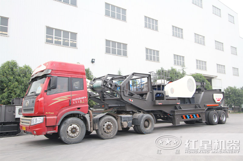 半掛車移動(dòng)轉(zhuǎn)場(chǎng) 半掛車移動(dòng)轉(zhuǎn)場(chǎng)