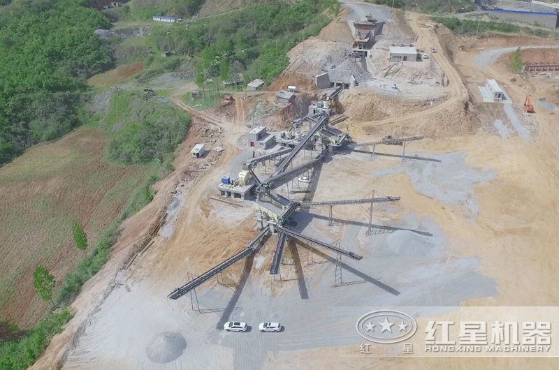 風(fēng)化砂制砂現(xiàn)場實(shí)拍 風(fēng)化砂制砂現(xiàn)場實(shí)拍