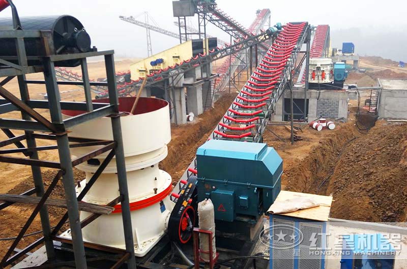 玄武巖碎石生產(chǎn)現(xiàn)場圖 玄武巖碎石生產(chǎn)現(xiàn)場圖