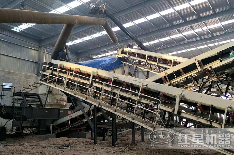 花崗巖石制砂、場地有限怎么辦？這臺移動制沙機(jī)幫你搞定