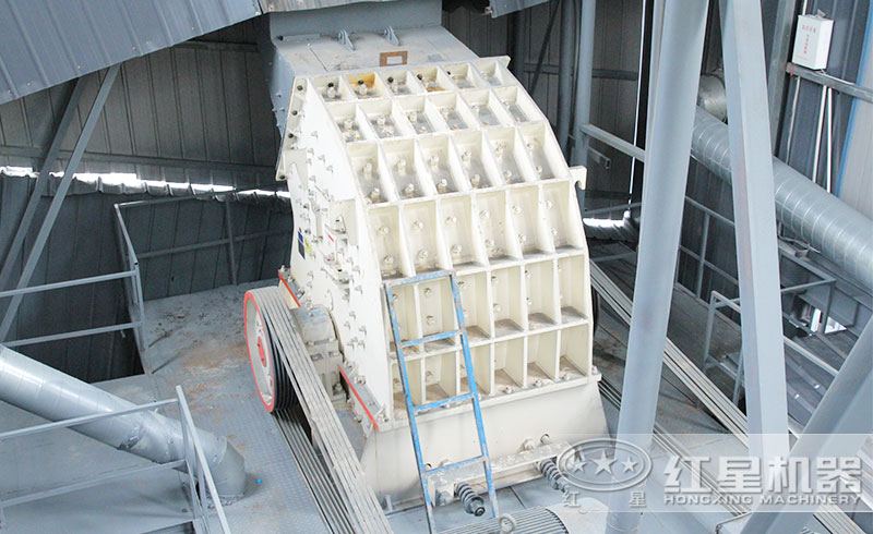錘式制砂機(jī)現(xiàn)場 錘式制砂機(jī)現(xiàn)場