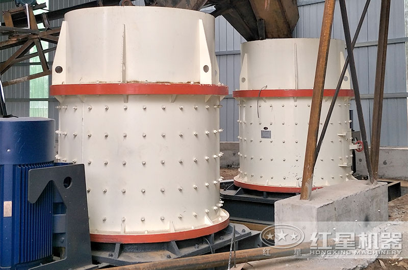 大型立軸式制砂機(jī)現(xiàn)場實(shí)拍 大型立軸式制砂機(jī)現(xiàn)場實(shí)拍