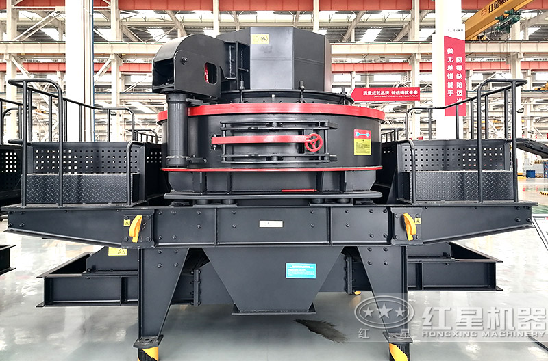 鵝卵石制沙機(jī)型號(hào)時(shí)產(chǎn)300噸有哪些，一臺(tái)價(jià)格多少？附視頻