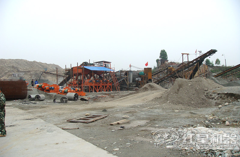 小型液壓對輥破碎機(jī)常用型號及價格，提供現(xiàn)場視頻